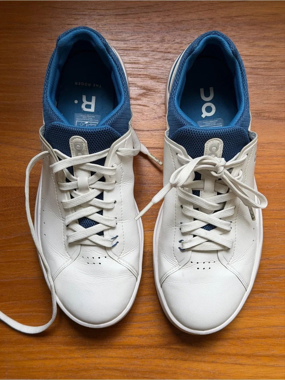 On Cloud The Roger Advantage Running White & Blue Sneakers – Men’s US 8 / EU 41